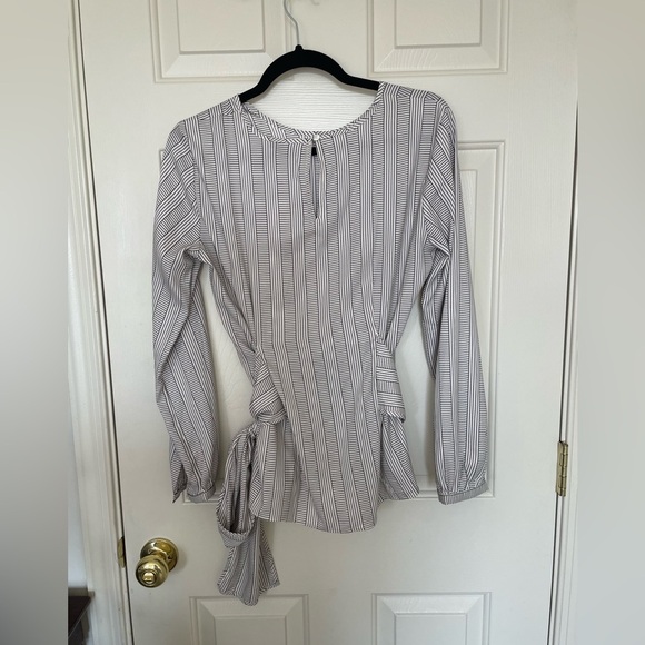 Ann Taylor black and white striped blouse small - Picture 5 of 8